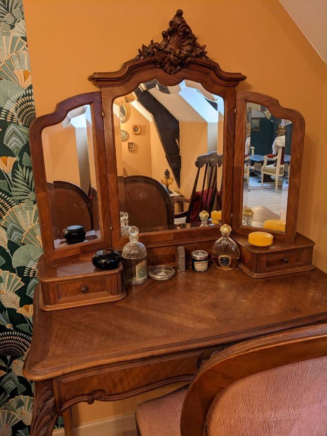 Suite Orient Express Dans L'Auberge Des Trains Mythiques Laniscat Extérieur photo